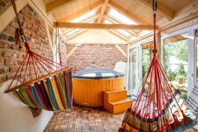 Ciukrowa Chatka Sauna & Jacuzzi